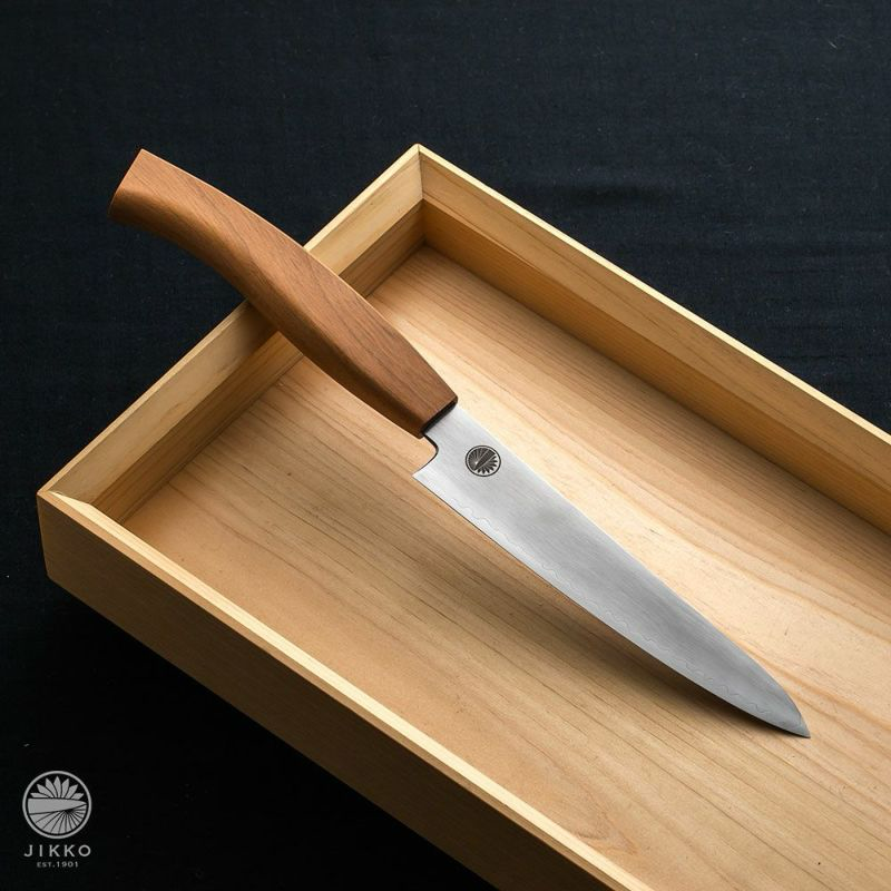 Petty Knife vs Santoku: Differences, Uses, and When to Choose Each